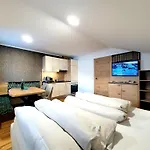 Bernhof فندق اوبرتاورن