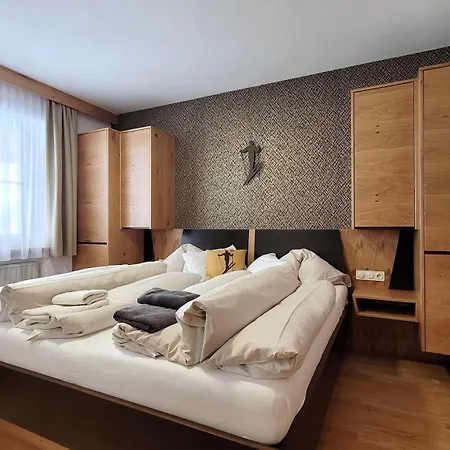 Bernhof 4* オーバータウエルン