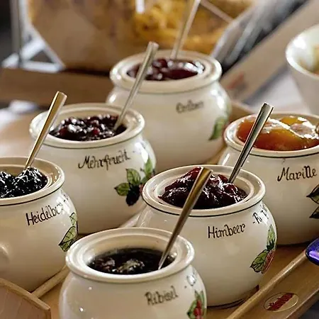 Bernhof اوبرتاورن